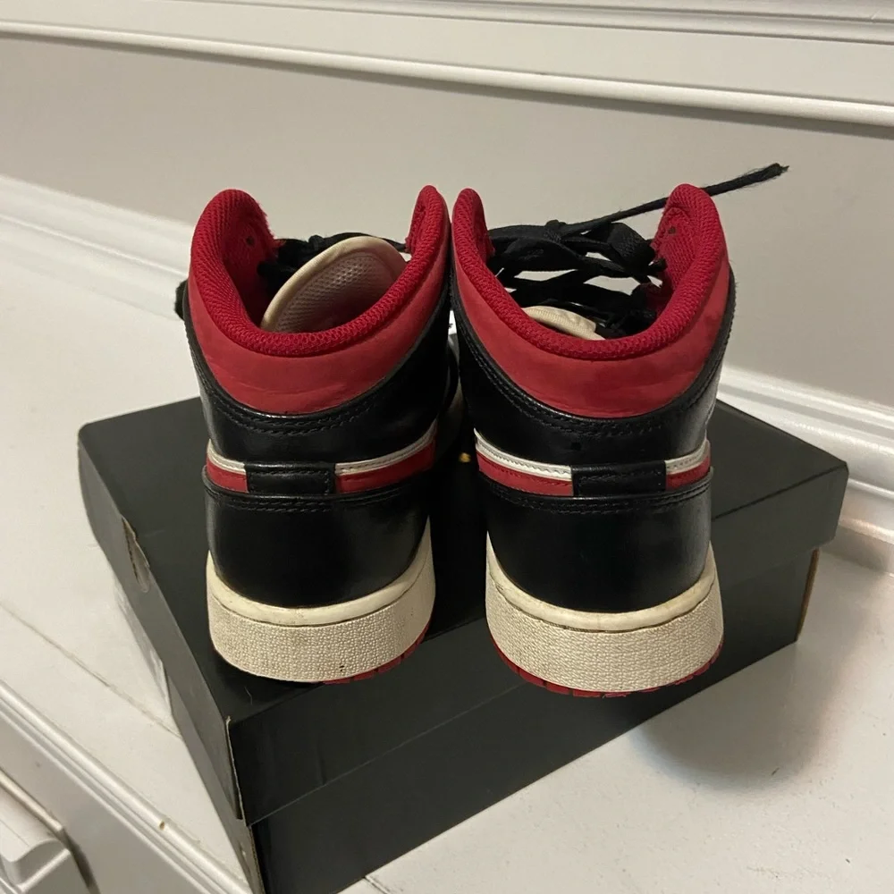 Nike Air Jordan 1 Mid GS Size 5Y - Picture 5 of 11